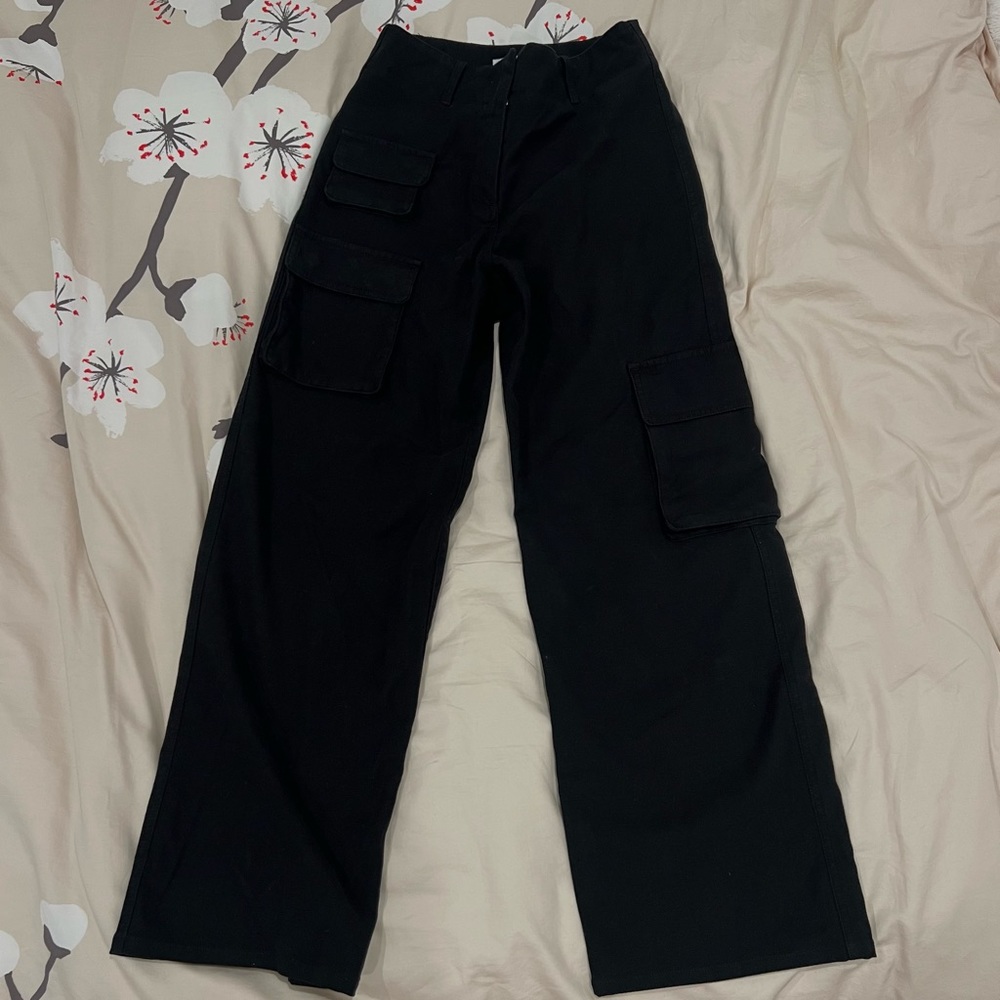 Aritzia Wilfred Free Cargo Pants